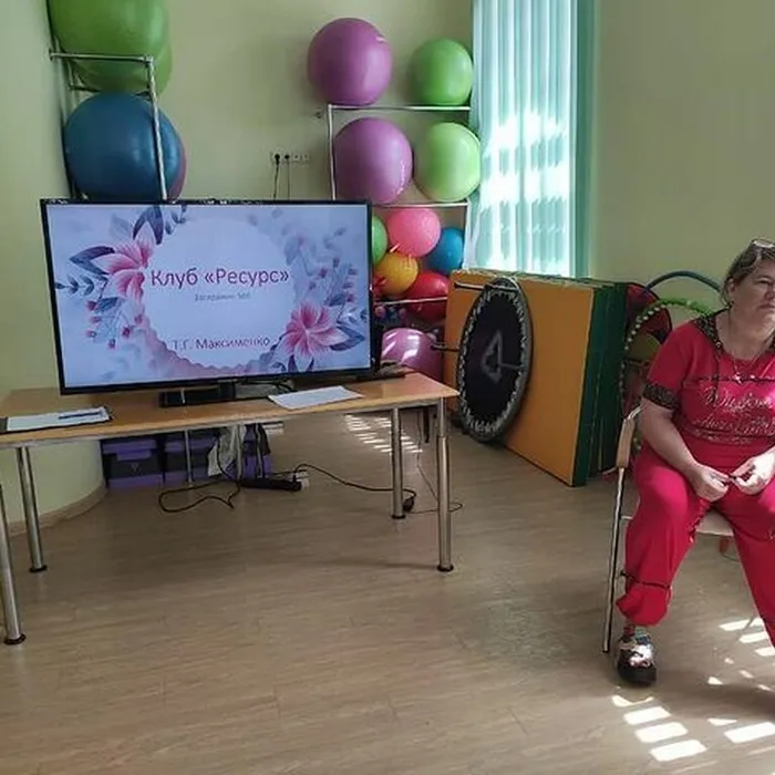 Опыт выстраивания отношений с кровными родителями приёмных детей